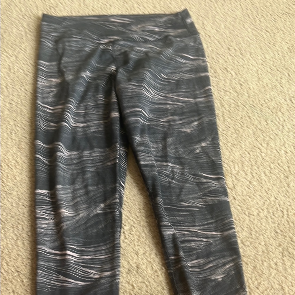 Aerie Black and White Patterned Leggings